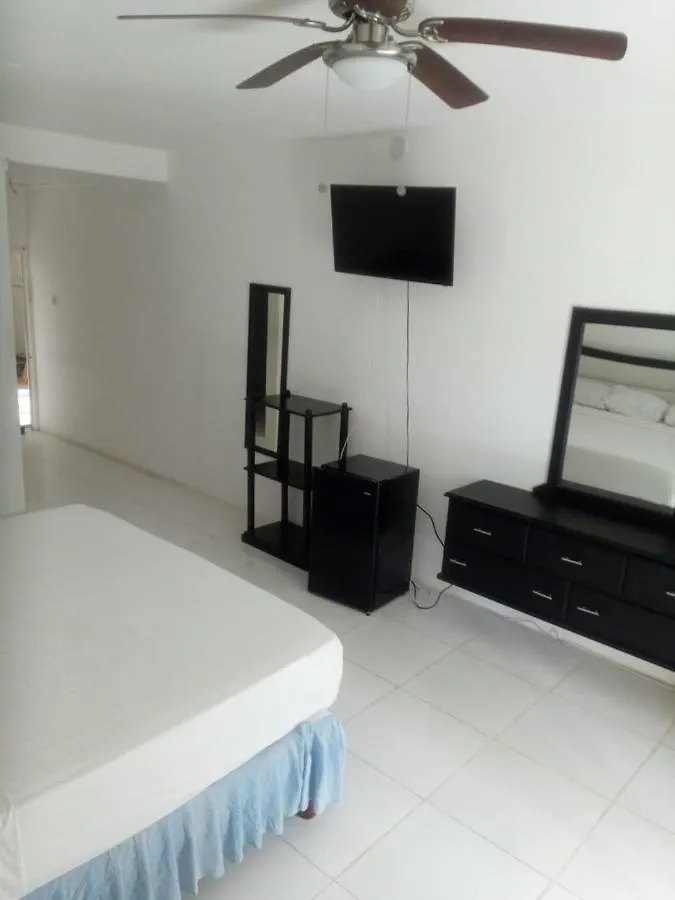 Negril Beach Club Condos Апарт-отель